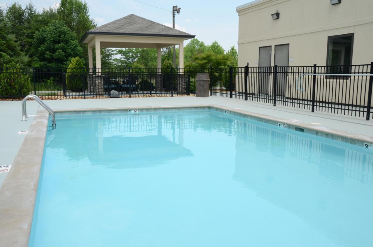 Baymont By Wyndham Clarksville Exteriér fotografie